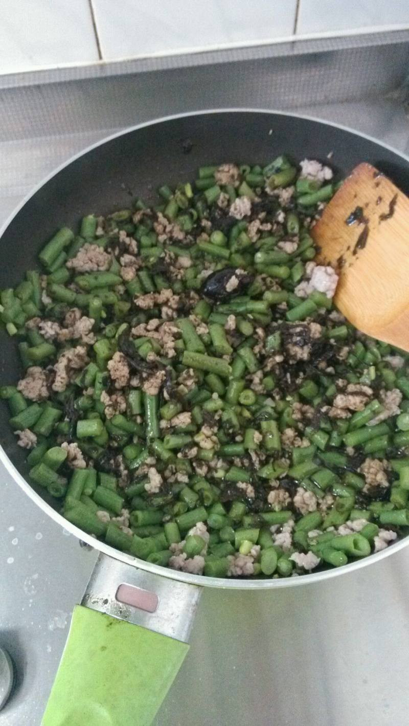 Steps for Minced Pork with Pickled Olive and String Beans