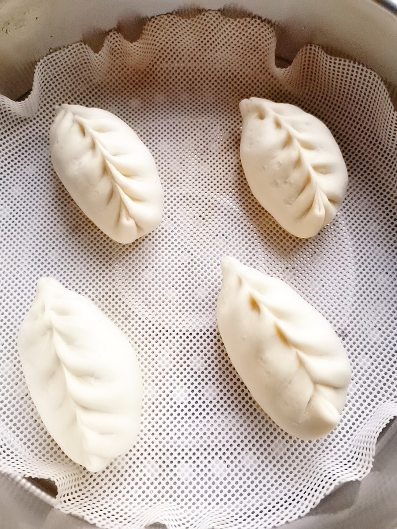 Steps for Making Pickled Vegetable and Minced Pork Buns