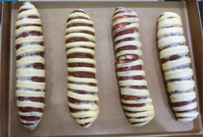 Steps for Making Red Bean Caterpillar Bread