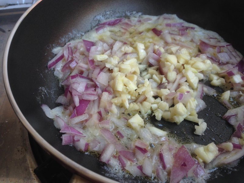 Steps for making Ham, Green and Red Pepper Pizza