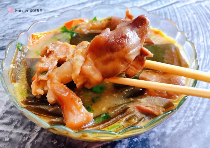 Sea Kelp Carrot Pig Trotter Soup#Soup# Cooking Steps