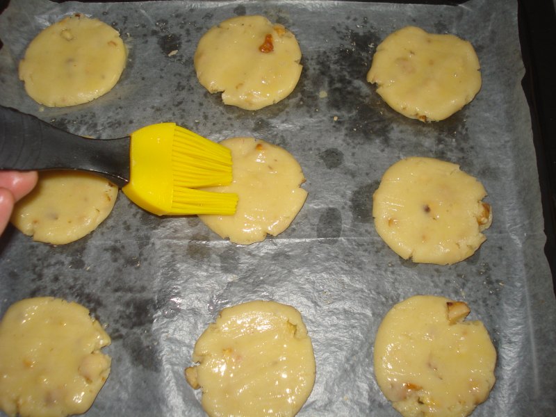 Steps for Making Walnut Pastry