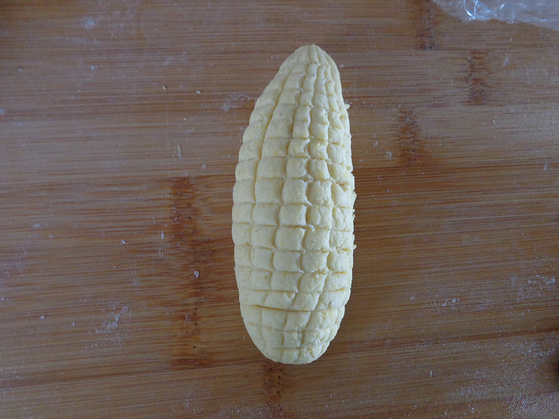 Steps for Making Autumn Harvest Corn Buns