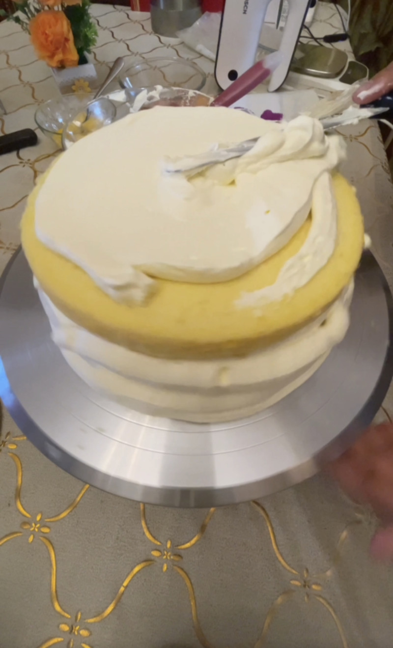 Steps for Making 8-Inch Birthday Cake