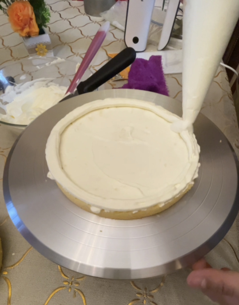 Steps for Making 8-Inch Birthday Cake