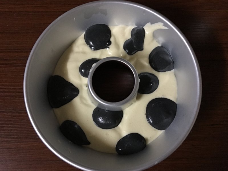 Steps for Making Cow Pattern Chiffon Cake