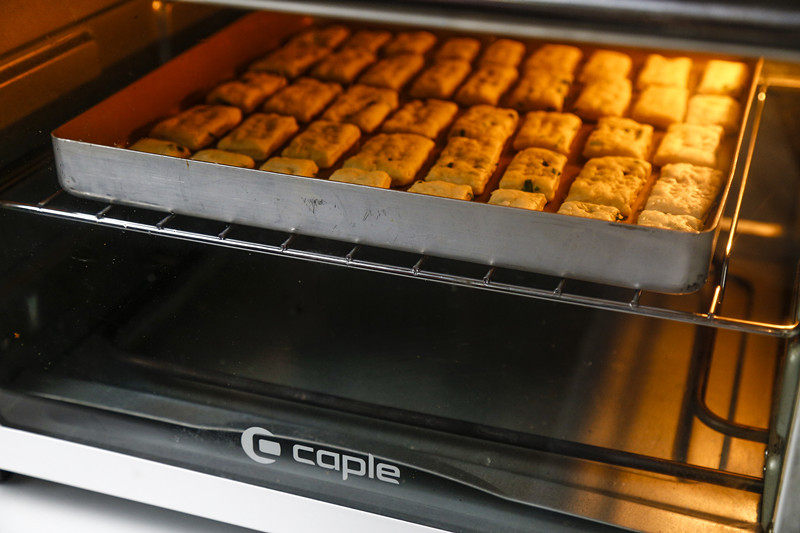 Steps for making Homemade Scallion Soda Crackers (Baked in Oven)