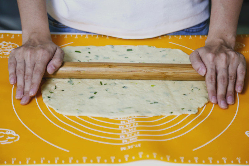 Steps for making Homemade Scallion Soda Crackers (Baked in Oven)