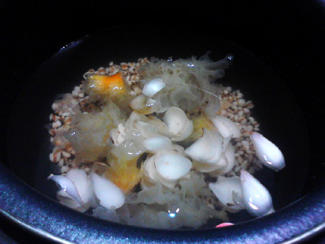 Steps to make Lily, Coix Seed and Tremella Soup