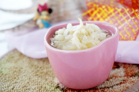 Lily, Coix Seed and Tremella Soup