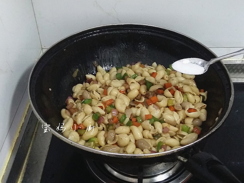 Steps for Cooking Mixed Vegetable Cat Ear Noodles