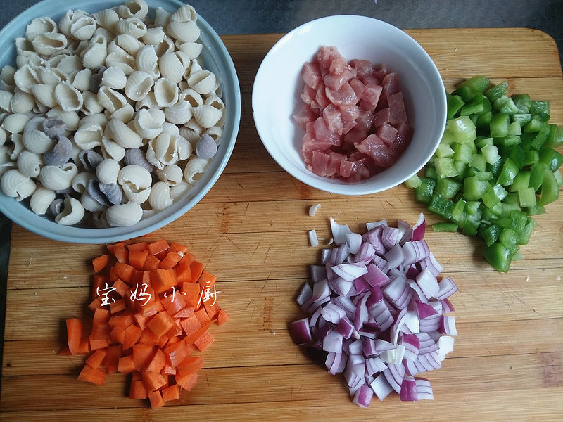 Steps for Cooking Mixed Vegetable Cat Ear Noodles