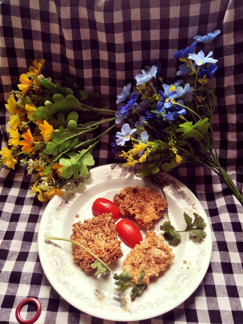 How to Make Crispy Rice Cakes with Leftover Rice