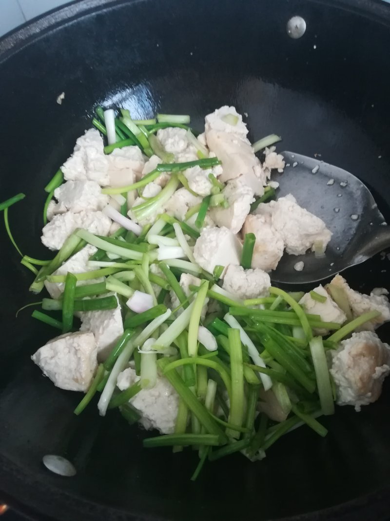 Steps for Cooking Scallion Braised Tofu