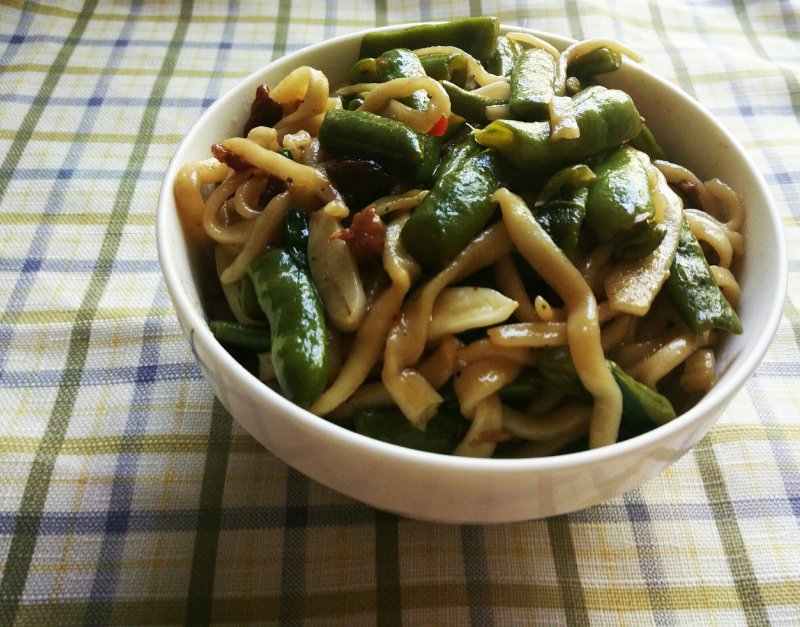 Bean Sprout Braised Noodles