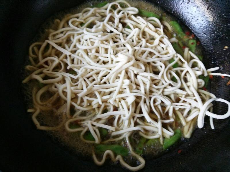 Bean Sprout Braised Noodles Steps