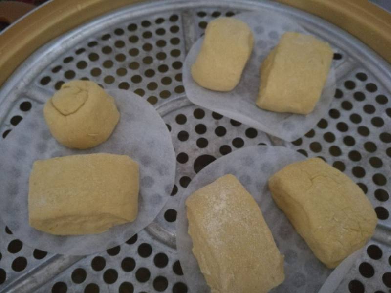 Steps for Cooking Old Dough Steamed Buns