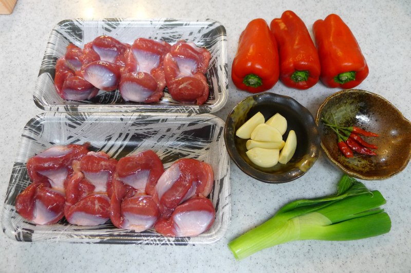 Steps to Make Spicy Chicken Gizzards