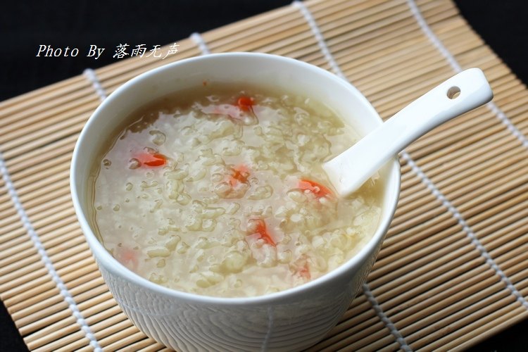 Cooling and Detoxifying - Goji Chrysanthemum Porridge