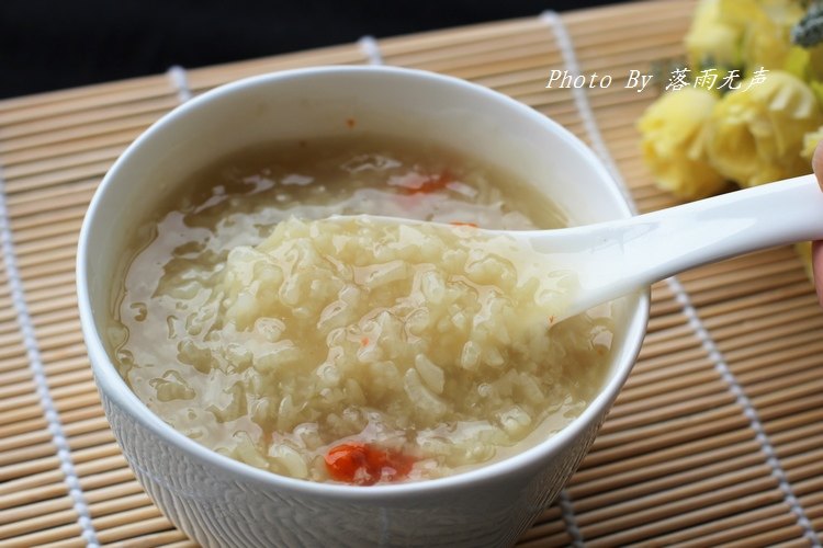 Cooling and Detoxifying - Goji Chrysanthemum Porridge