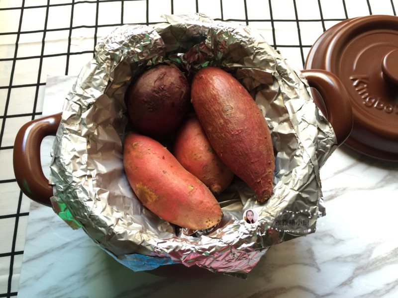 Steps for Making Kunbo Clay Pot Roasted Sweet Potato