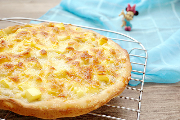 Milk Mango Banana Pizza