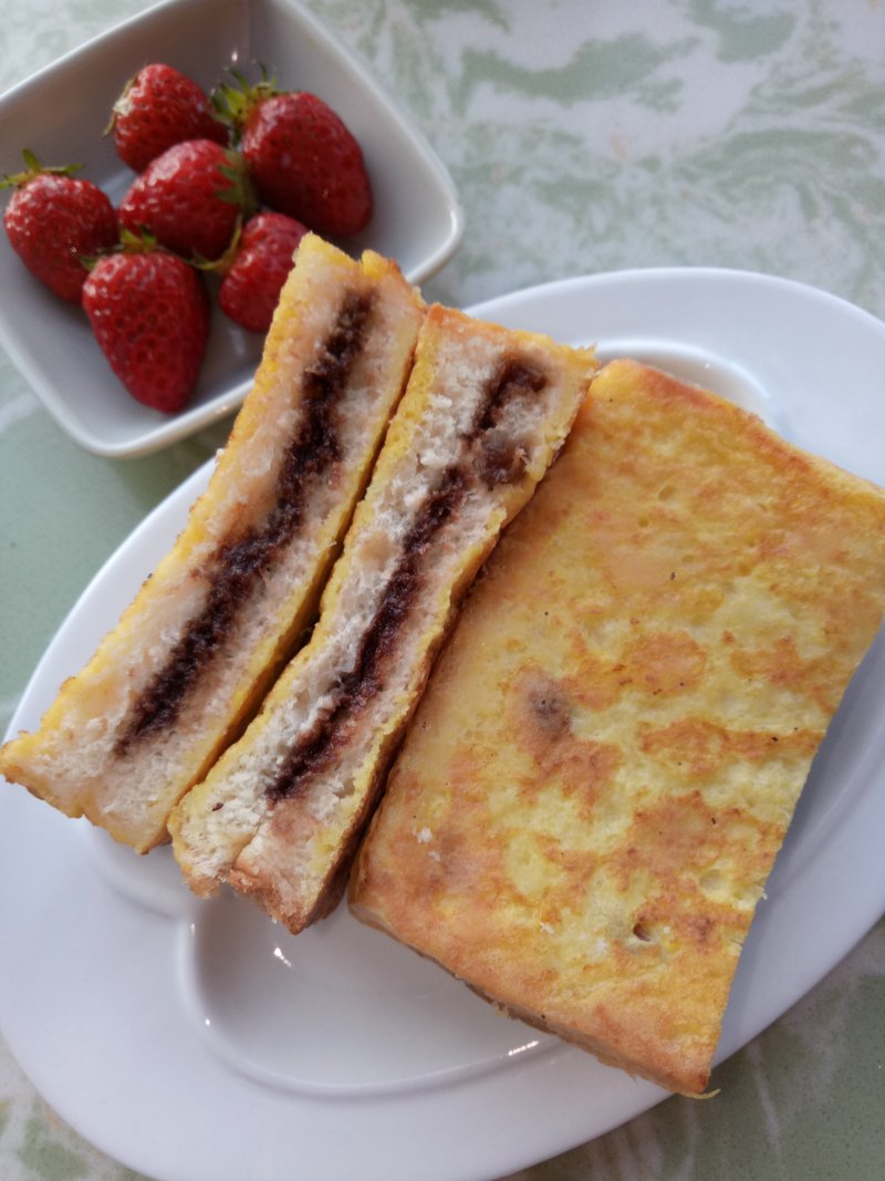 Bento Chocolate Stuffed Toast Egg Burger