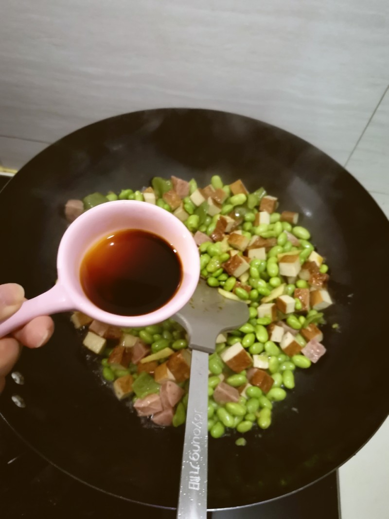 Step-by-step Cooking of Home-style Stir-fried Edamame with Dried Tofu