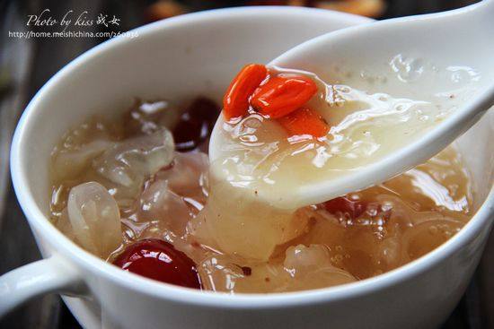 Summer Beauty Dessert - Soapberry and Tremella Soup