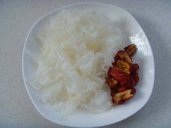 Summer Beauty Dessert - Soapberry and Tremella Soup Cooking Steps