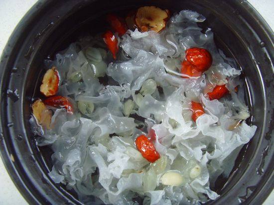 Summer Beauty Dessert - Soapberry and Tremella Soup Cooking Steps