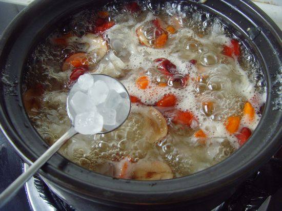 Summer Beauty Dessert - Soapberry and Tremella Soup Cooking Steps