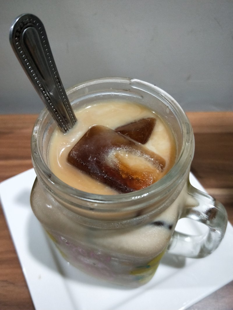 Steps to Make Frozen Yin Yang Milk Tea