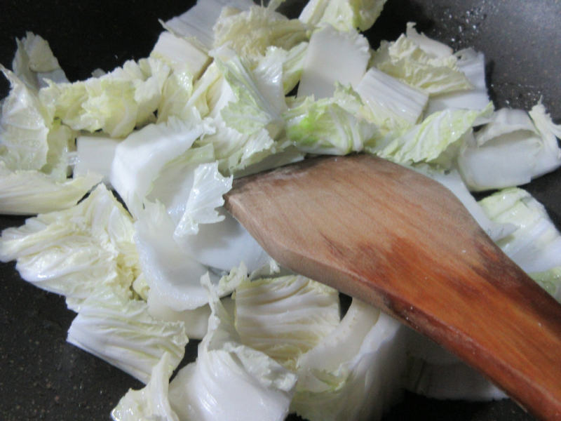 Step-by-Step Instructions for Napa Cabbage Dumpling Vermicelli