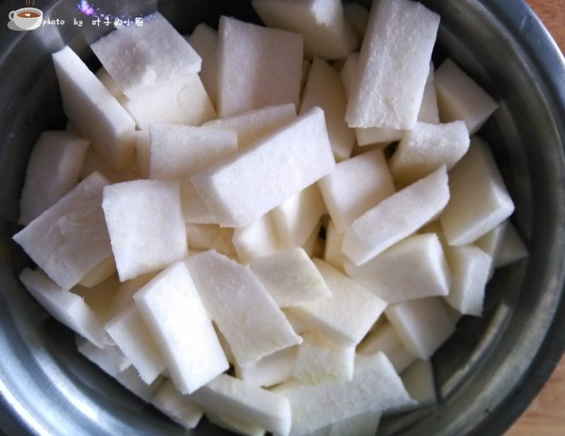 Steps for Making Steamed Pork with Pomelo Peel Powder