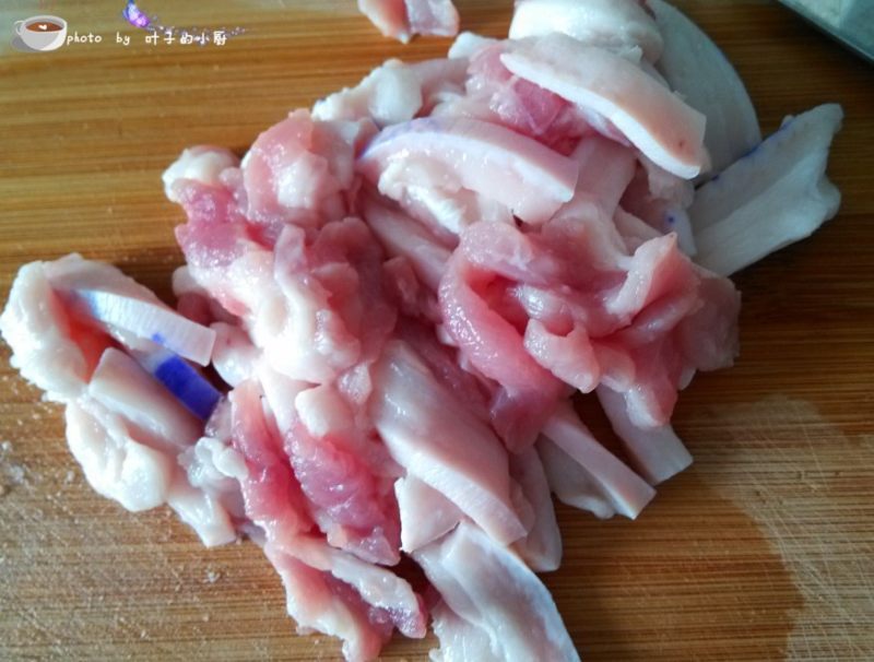 Steps for Making Steamed Pork with Pomelo Peel Powder