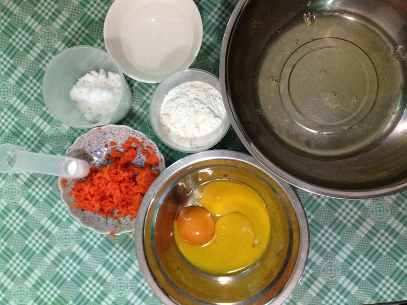 Steps for Making Carrot Chiffon Cake