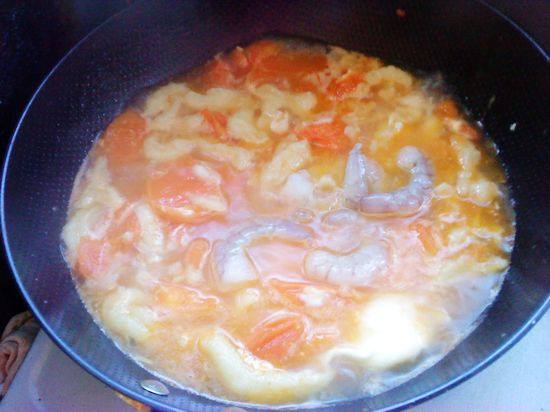 Winter Solstice Warm Breakfast - Tomato Shrimp Noodle Fish Soup Cooking Steps