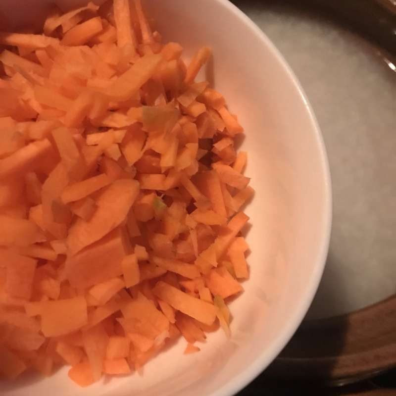 Steps for Making Carrot and Preserved Egg Congee