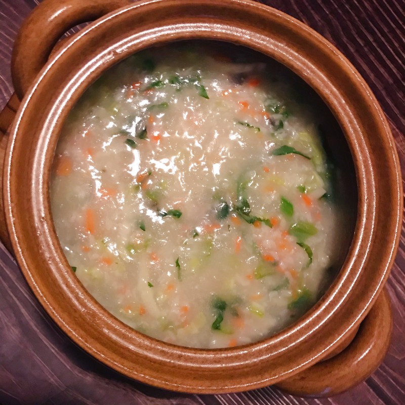 Steps for Making Carrot and Preserved Egg Congee