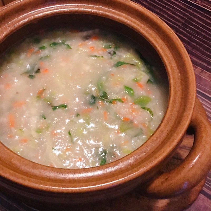 Steps for Making Carrot and Preserved Egg Congee