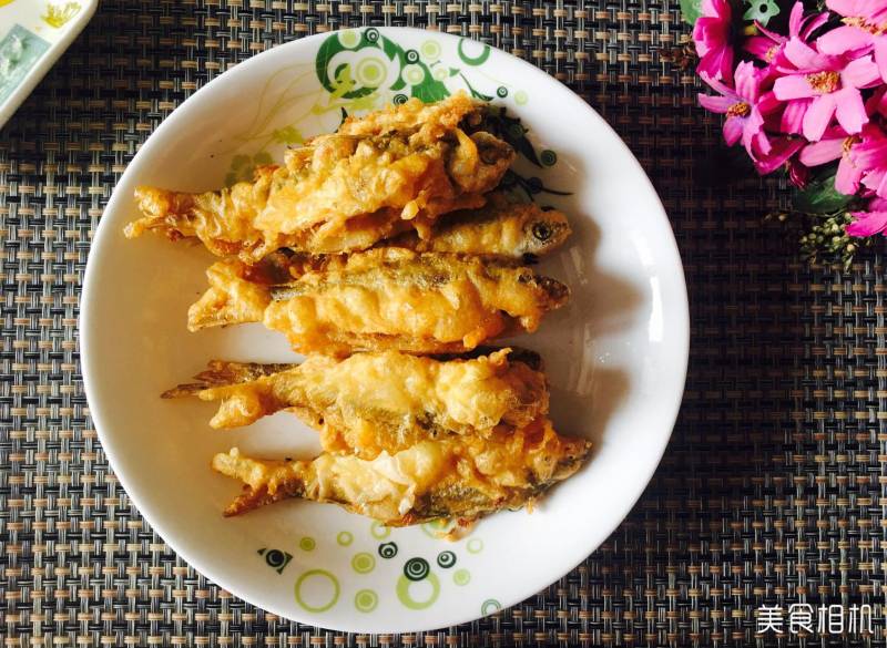 Crispy Fried Small Fish