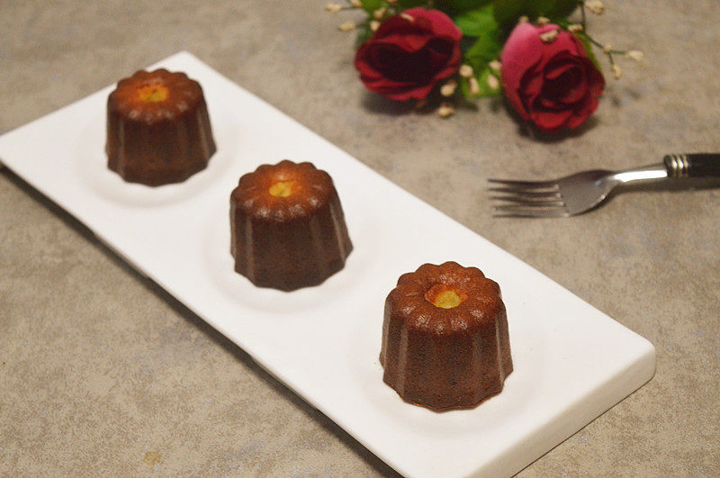 Delicious Dessert Recipe: Canelés