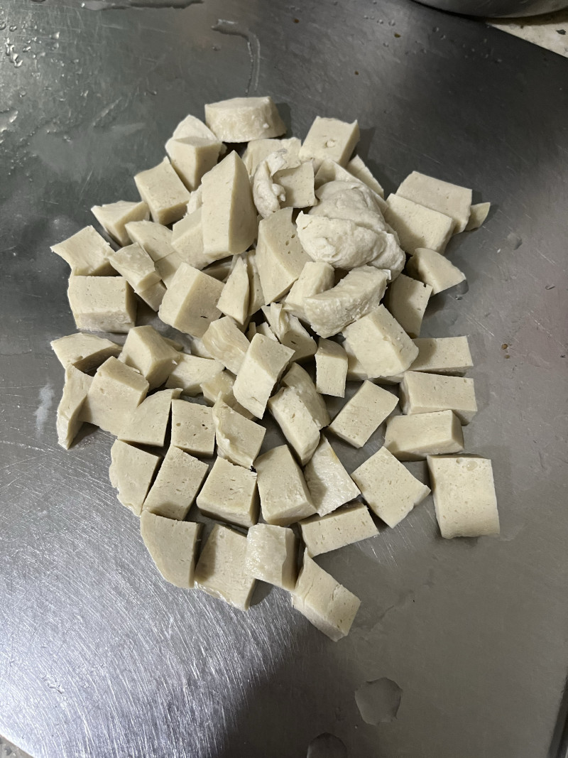 Steps for Making Braised Lotus Root Cubes