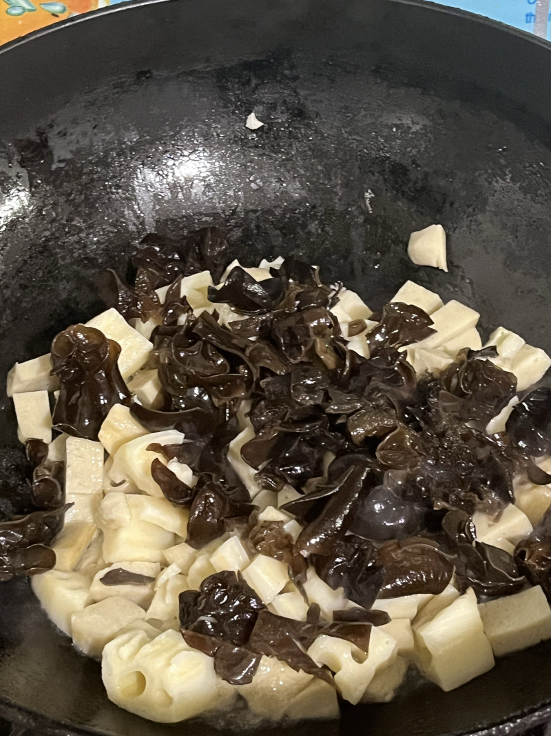 Steps for Making Braised Lotus Root Cubes