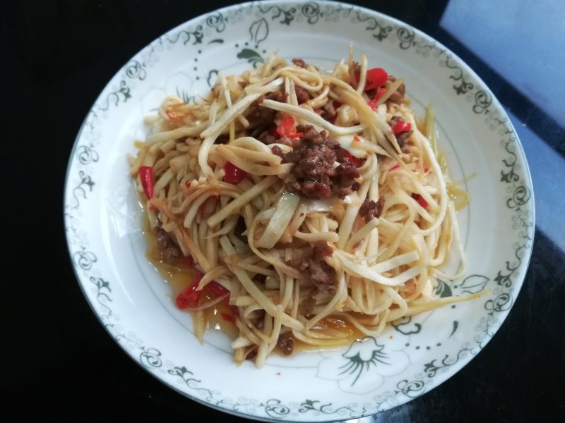 Stir-Fried Loofah with Beef