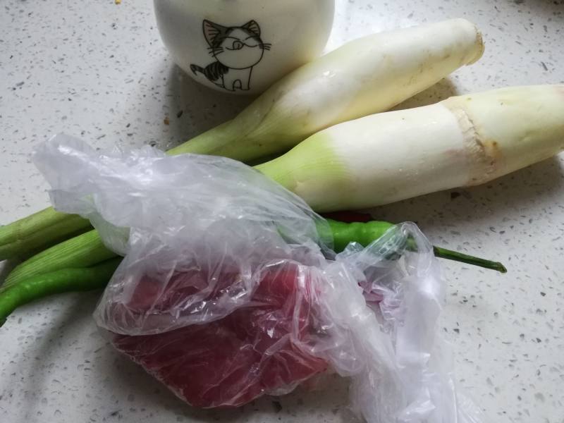 Steps for Cooking Stir-Fried Loofah with Beef