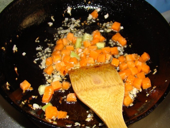 Steps for Shrimp and Steamed Bun Stir Fry