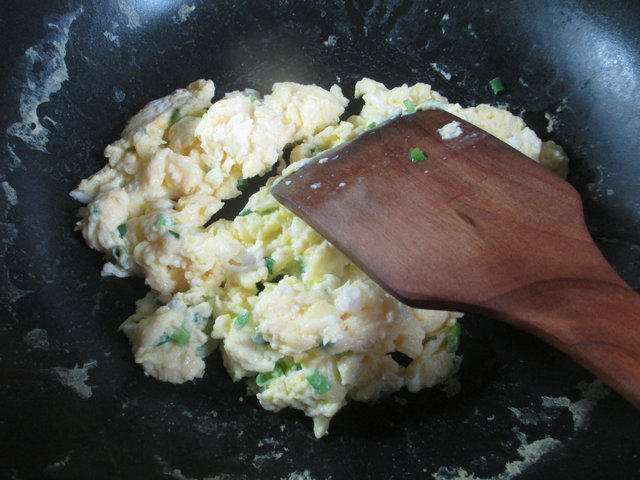 Steps for Stir-Fried Scallion and Egg