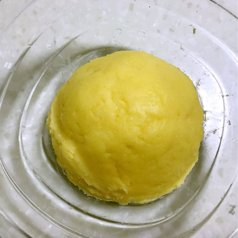 Steps for Making Ice Skin Custard Cake